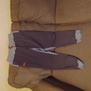 Under Armour  joggers. Size youth XL. GUC.